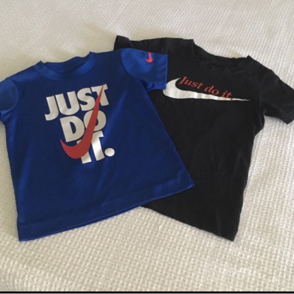 2 Nike just do it T-shirts Boys Size (5-6) black and Blue short sleeves